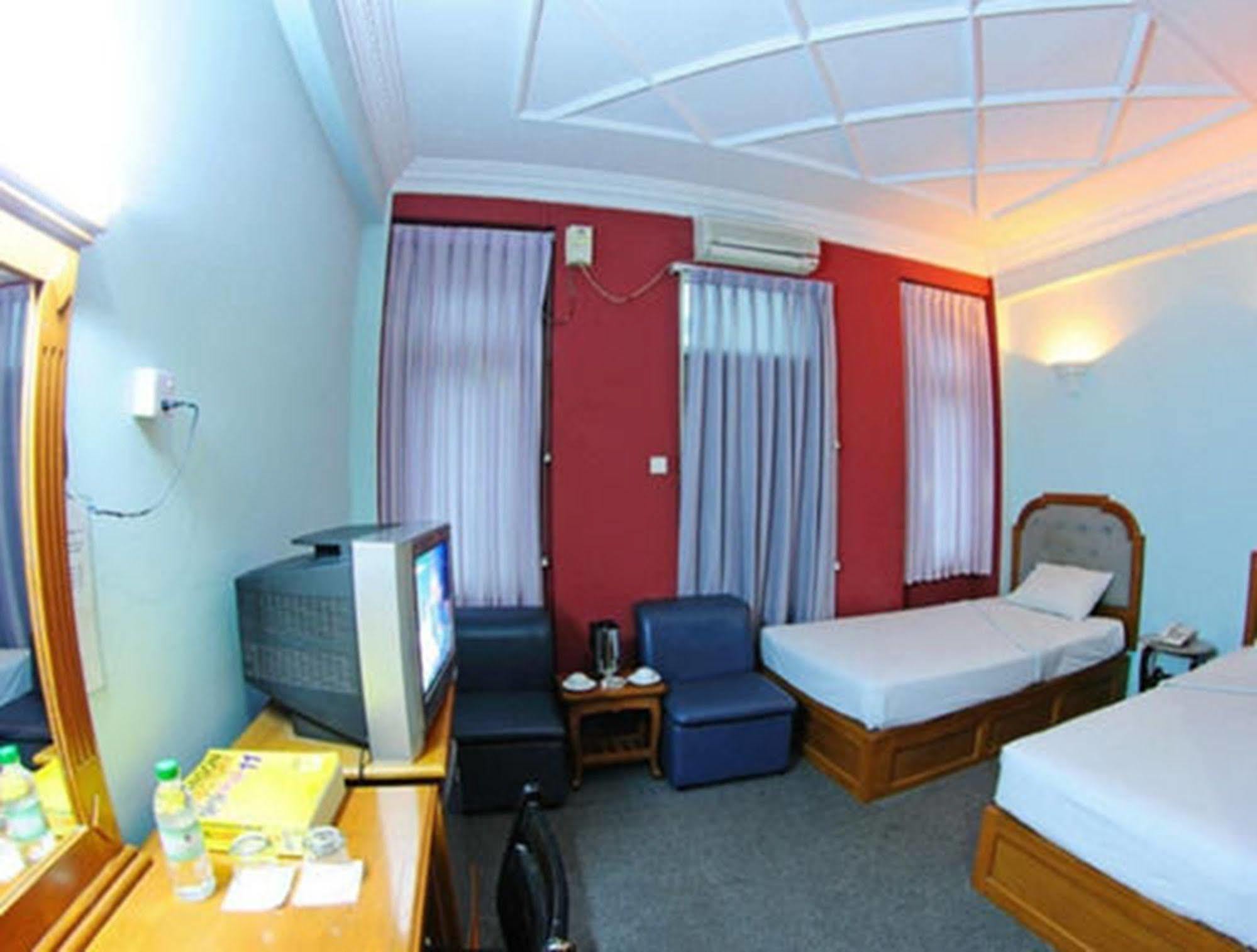 Hotel Glory Yangon Exterior photo